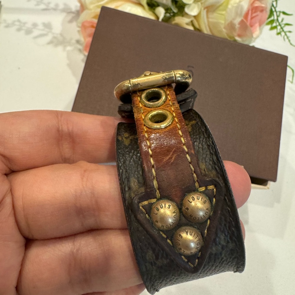 Authentic Louis Vuitton bracelet - Picture 2 of 11
